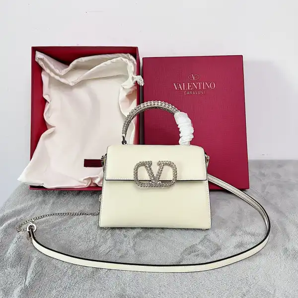 Yupoo bagsoffer VALENTINO SMALL VSLING GRAINY CALFSKIN HANDBAG