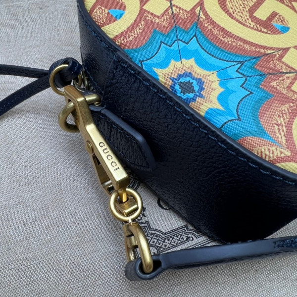 HOT SALE Gucci GG messenger bag