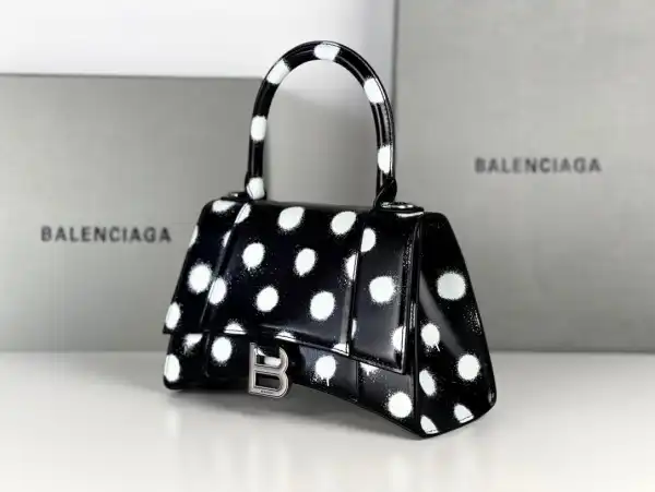 Bagsoffer BALENCIAGA HOURGLASS