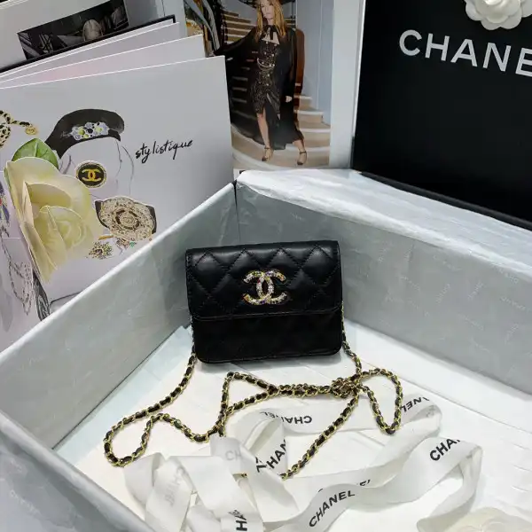 First bag ru CHANEL CHANELUTCH WITH CHAIN