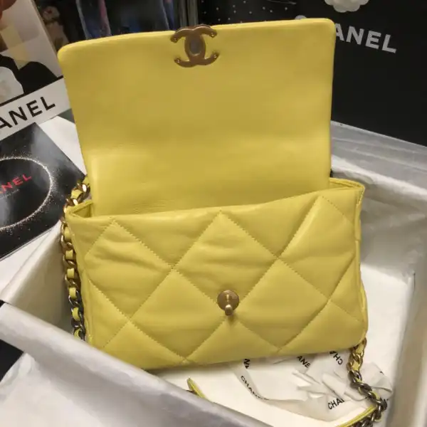 CHANEL 19 FLAP BAG