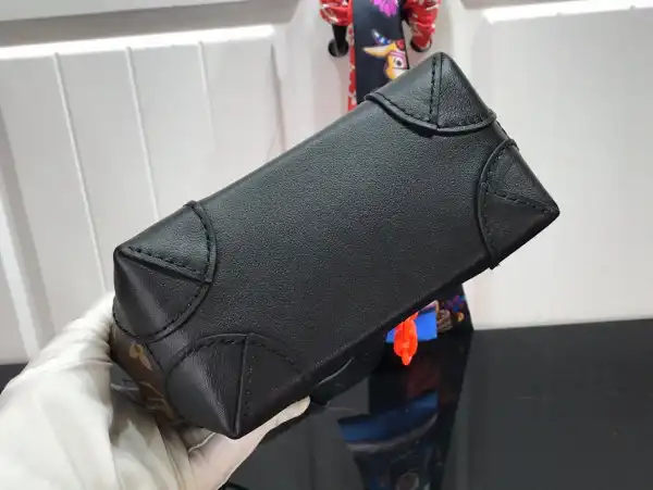 First bag ru LOUIS VUITTON STEAMER XS