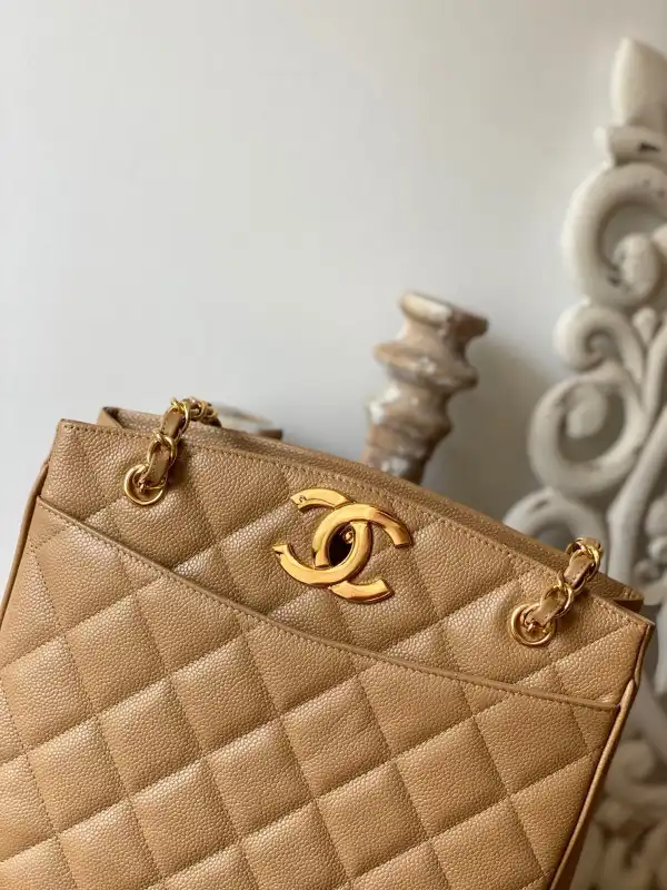 CHANEL VINTAGE TOTE