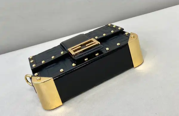 FENDI BAGUETTE TRUNK MINI