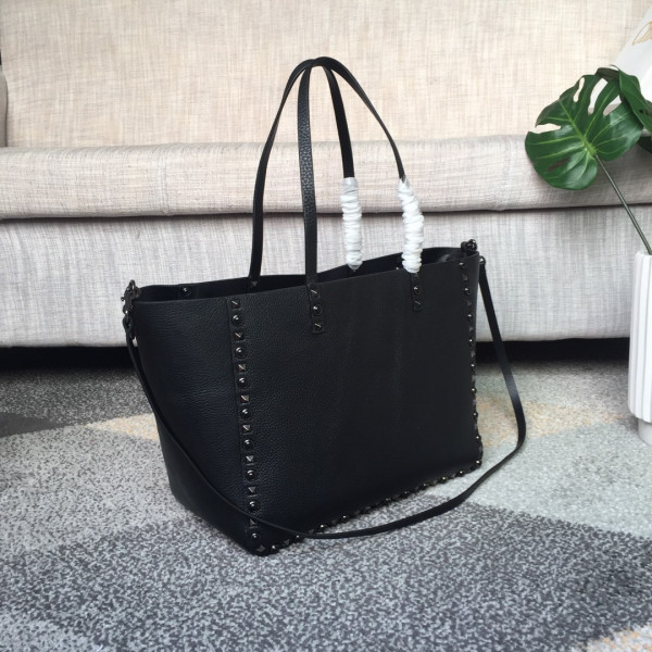 HOT SALE VALENTINO MEDIUM GRAIN CALFSKIN LEATHER ROCKSTUD BAG