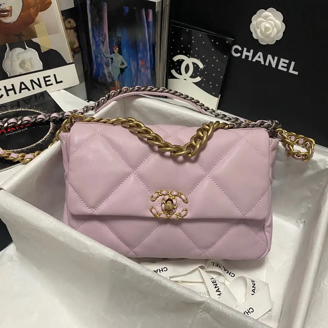 Firstbag Ru CHANEL 19 FLAP BAG