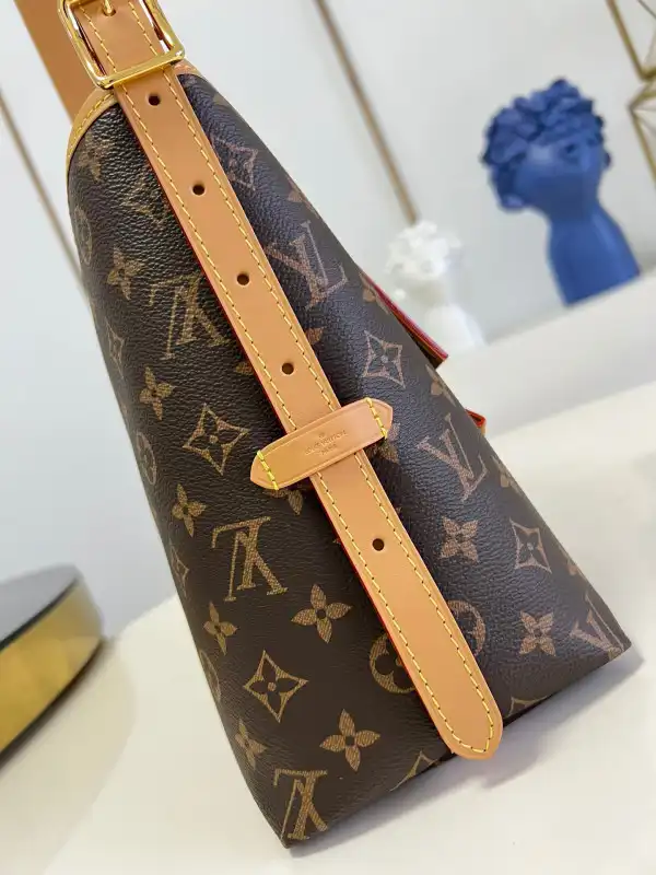 First Bag Ru LOUIS VUITTON CARRYALL PM