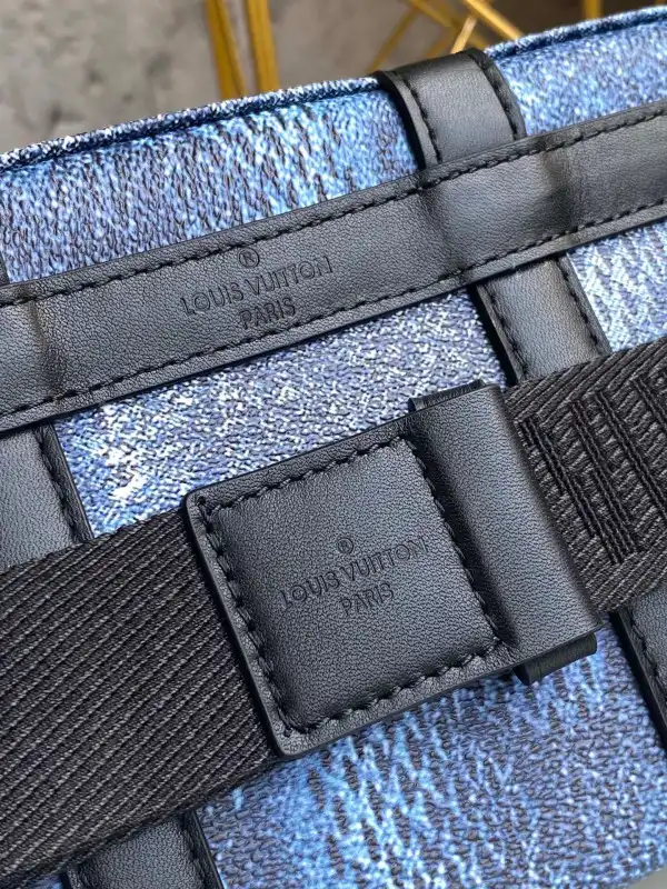 TO LOUIS VUITTON TRUNK SLINGBAG