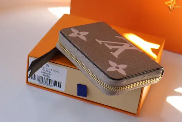 Affordable LOUIS VUITTON ZIPPY COIN PURSE