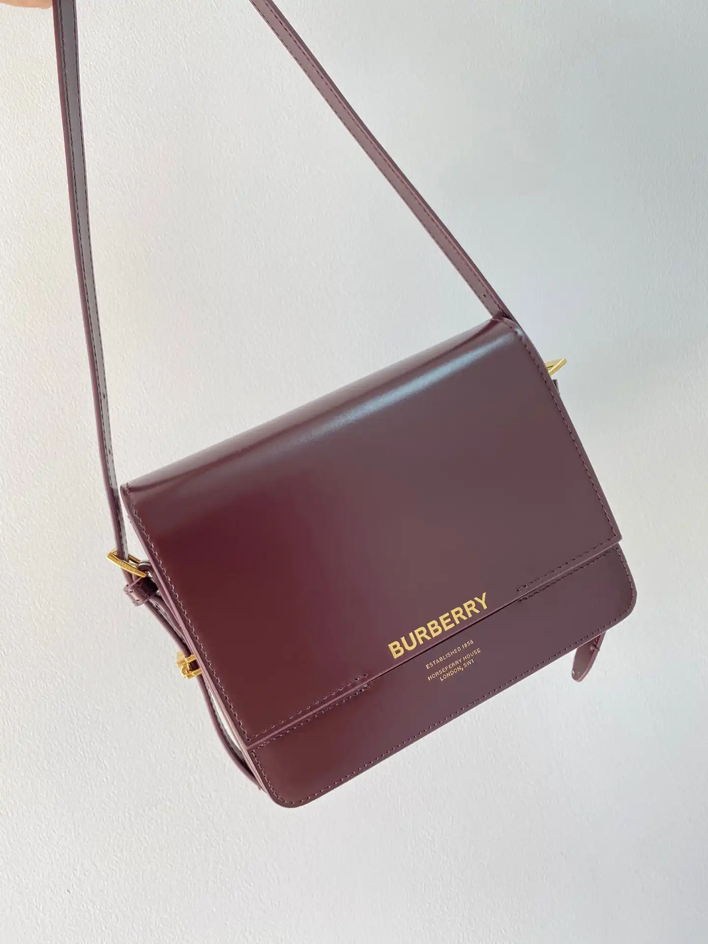 First bag ru BURBERRY Small Leather Grace Bag