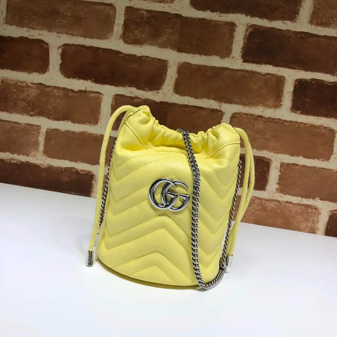 GUCCI GG Marmont mini bucket bag