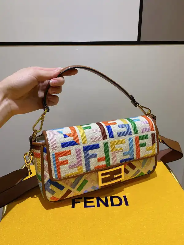 Frstbag ru FENDI BAGUETTE