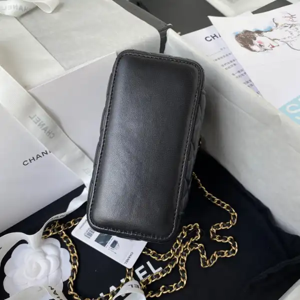 Firstbag Ru CHANEL CHANELUTCH WITH CHAIN