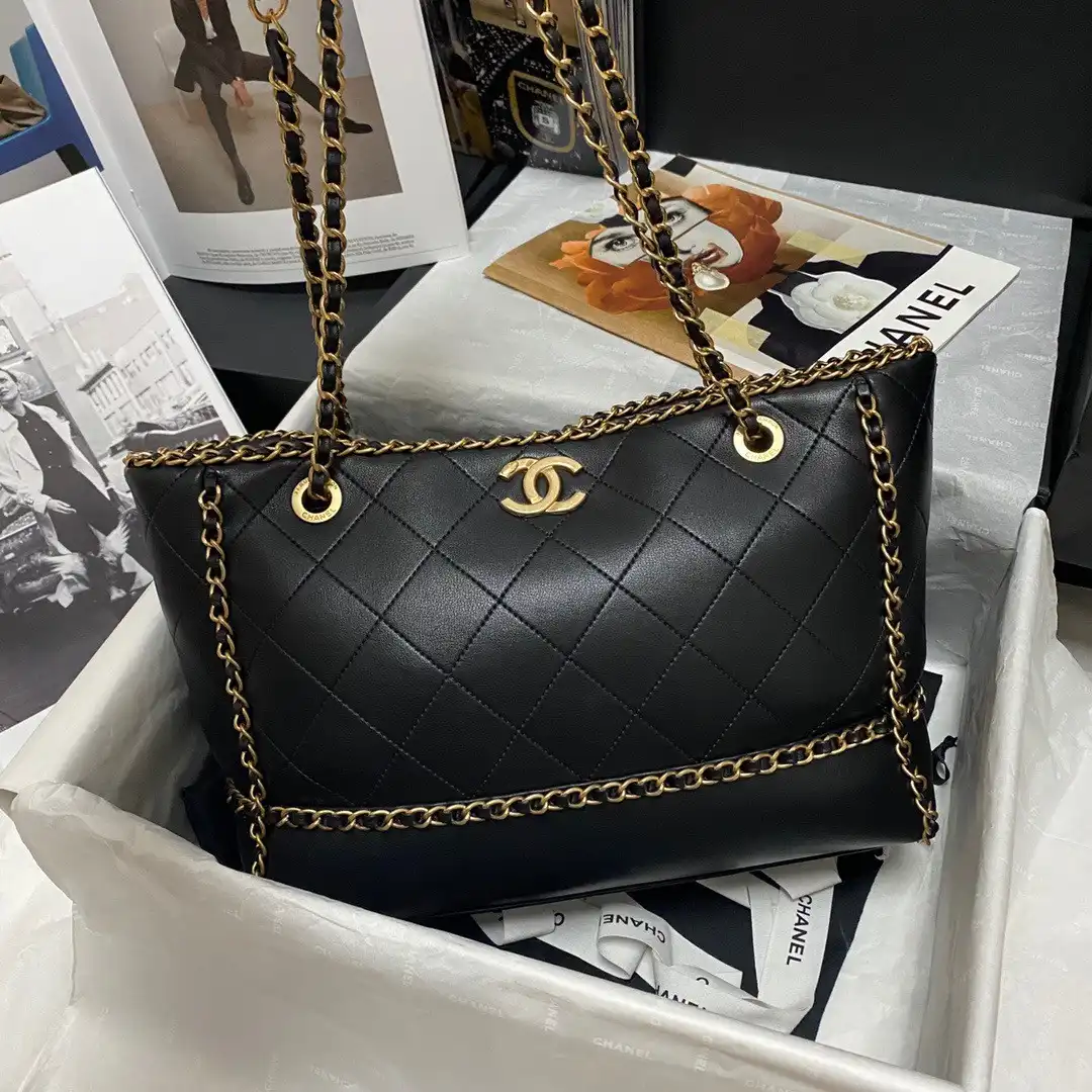 CHANEL SHOPPING BAG