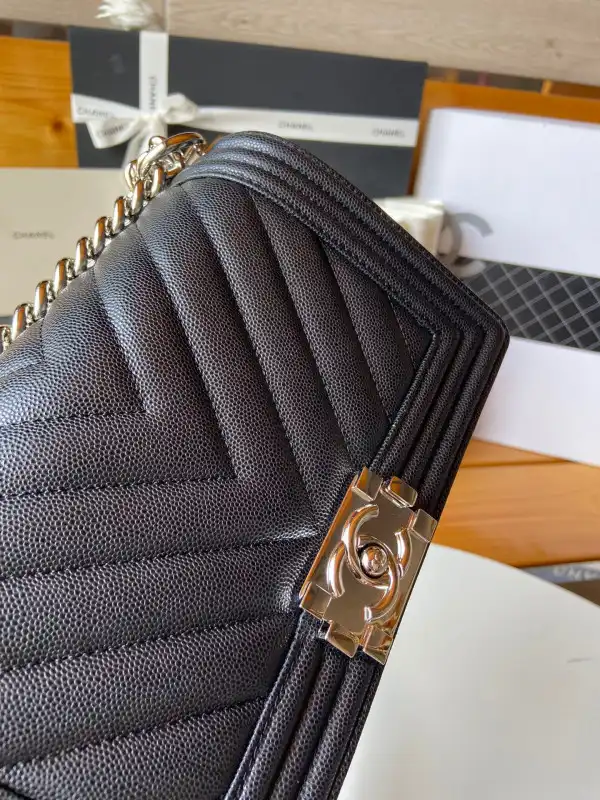 CHANEL BOY BAG 20CM 25CM