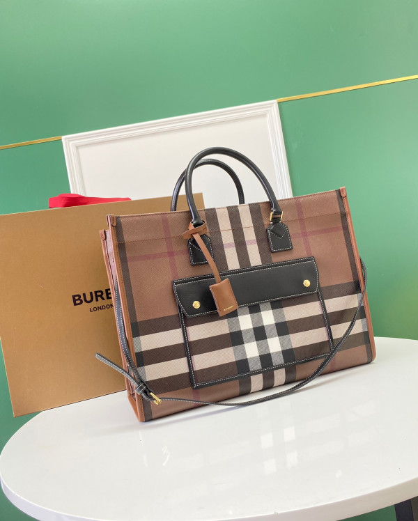 HOT SALE BURBERRY MEDIUM Freya TOTE