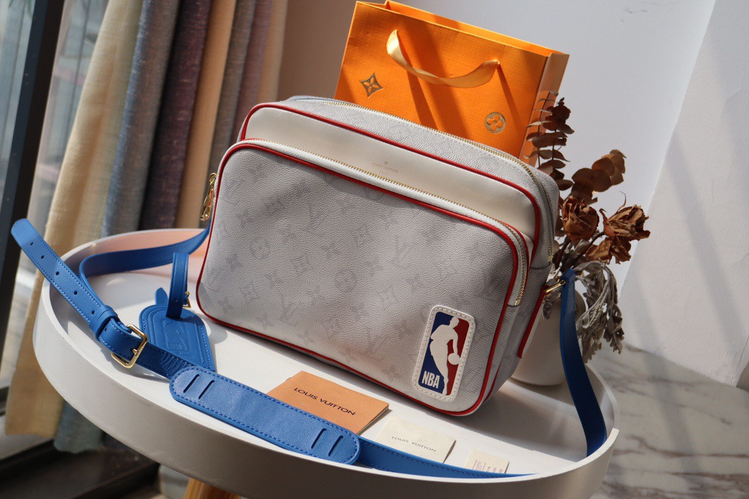 HOT SALE LOUIS VUITTON LVXNBA NIL MESSENGER