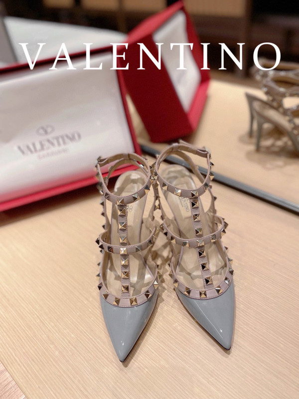 HOT SALE VALENTINO ROCKSTUD SANDAL