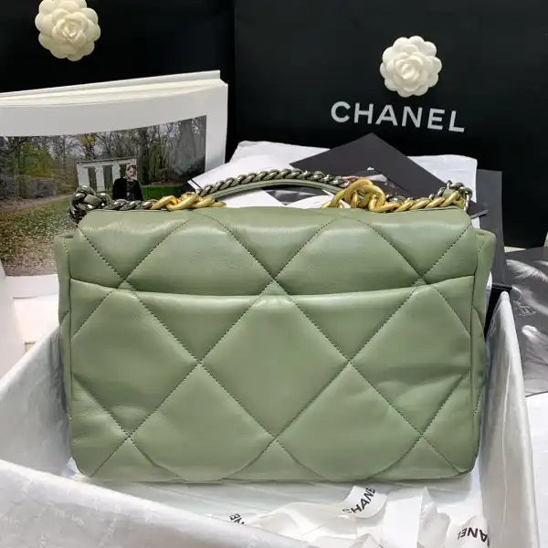 Firstbag Ru CHANEL 19 FLAP BAG