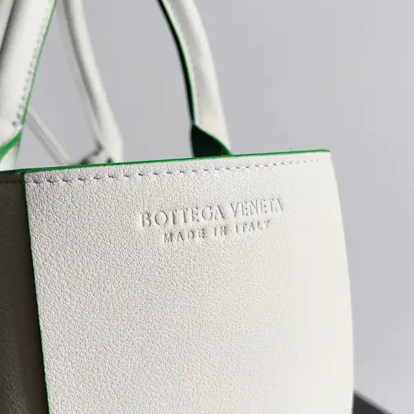 BOTTEGA VENETA Small Arco Tote Bag