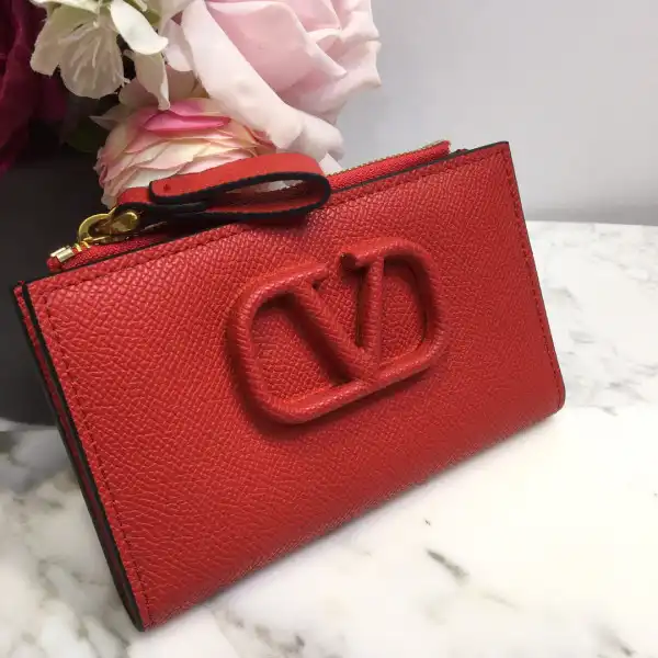 VALENTINO VSLING GRAINY CALFSKIN CARDHOLDER WITH ZIPPER