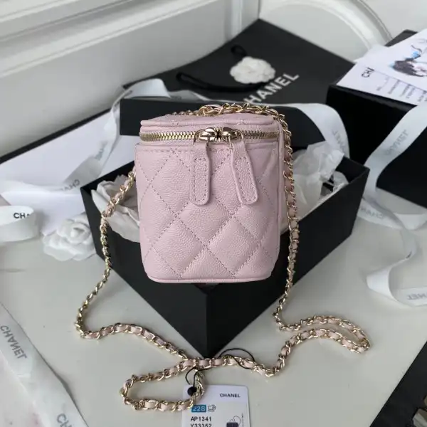 First bag ru CHANEL SMALL VANITY WITH CHANELASSIC CHAIN