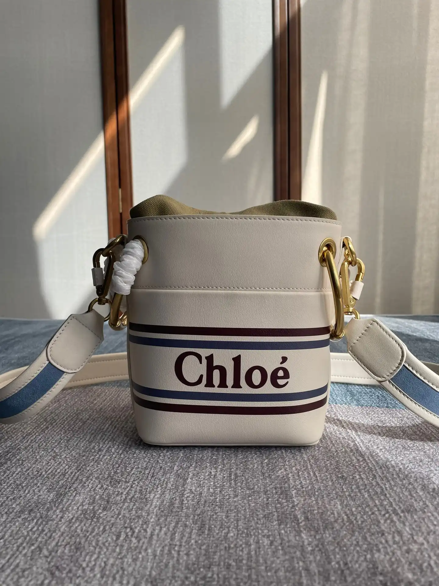 CHLOÉ ROY BUCKET BAG