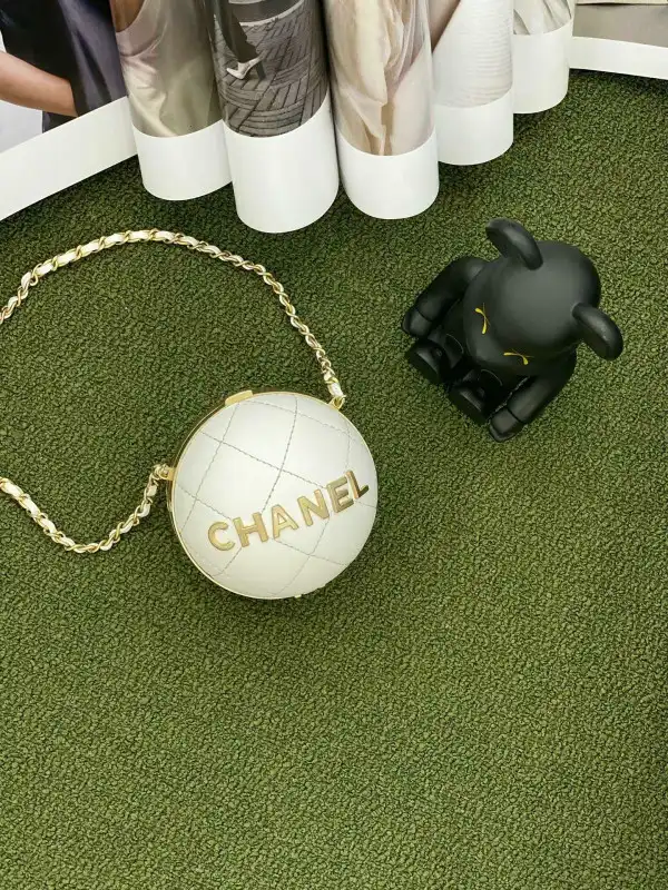 First bag ru CHANEL SPHERE MINAUDIERE