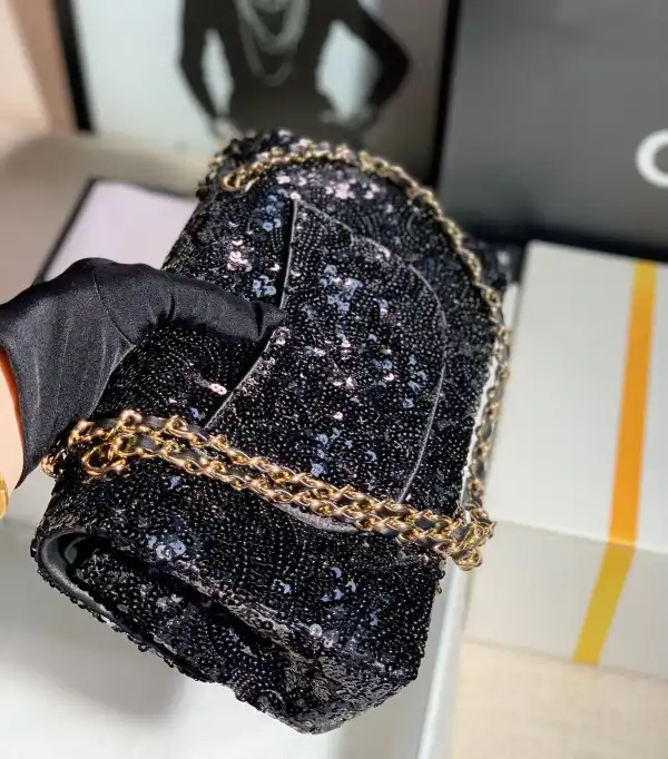 CHANEL CHANELASSIC FLAP BAG