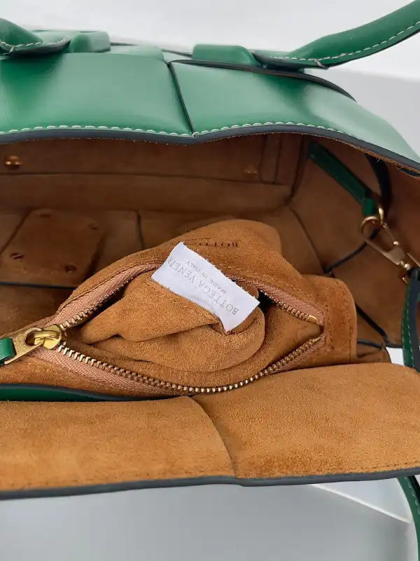 Frstbag ru BOTTEGA VENETA MINI ARCO