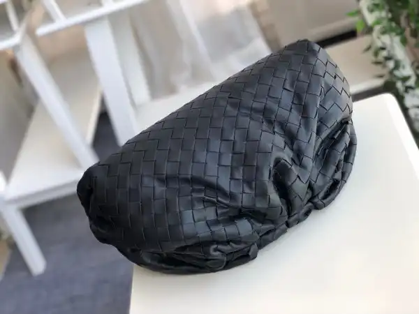 Frstbag ru BOTTEGA VENETA Pouch