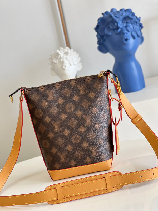 HOT SALE LOUIS VUITTON HOBO CRUISER PM