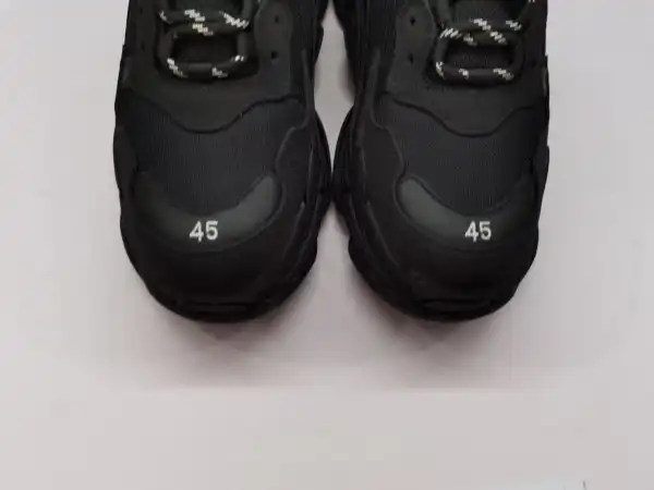 Bagsoffer BALENCIAGA TRIPLE S