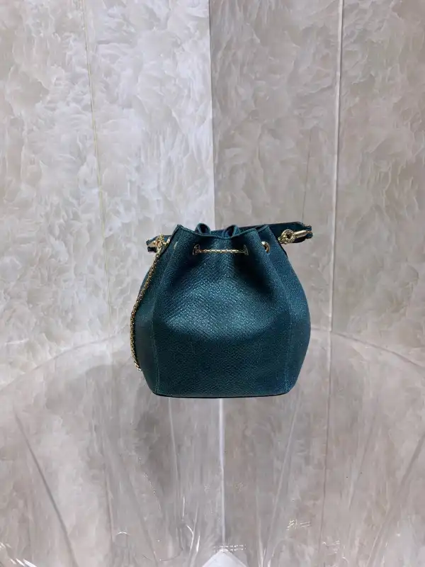 Frstbag ru BVLGARI SERPENTI FOREVER BUCKET BAG