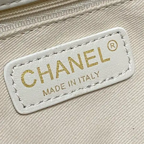 CHANEL SHOPPING BAG