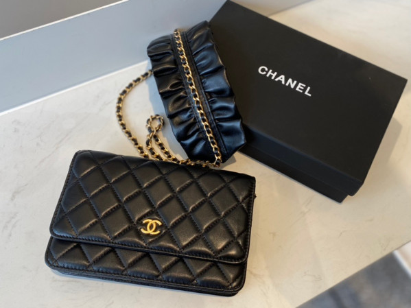 CL CHAIN WALLET