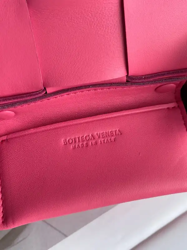 BOTTEGA VENETA Candy mini Cassette-12*8*4cm