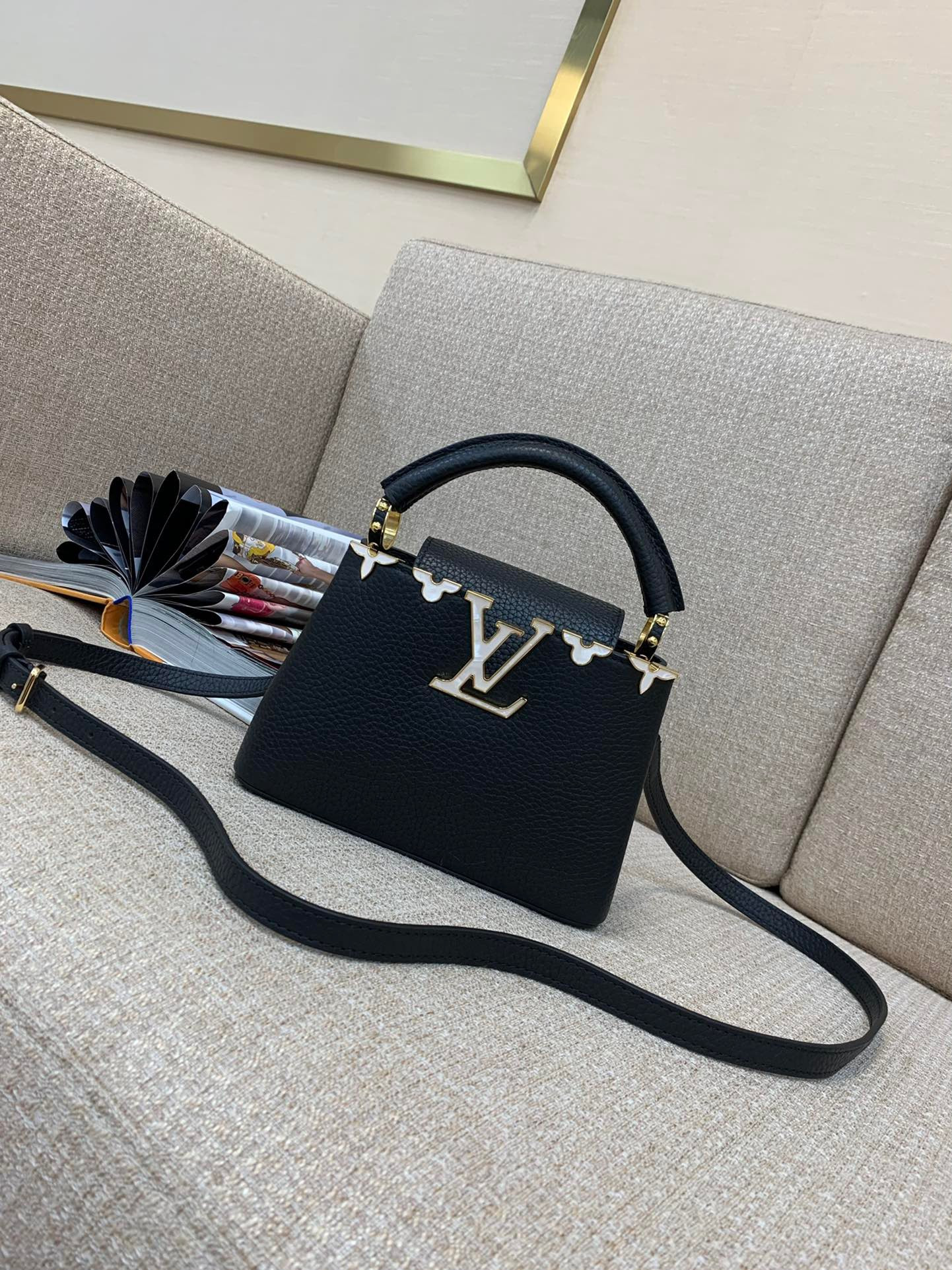 HOT SALE LOUIS VUITTON CAPUCINES MINI