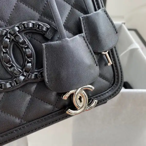 CHANEL VANITY CASE