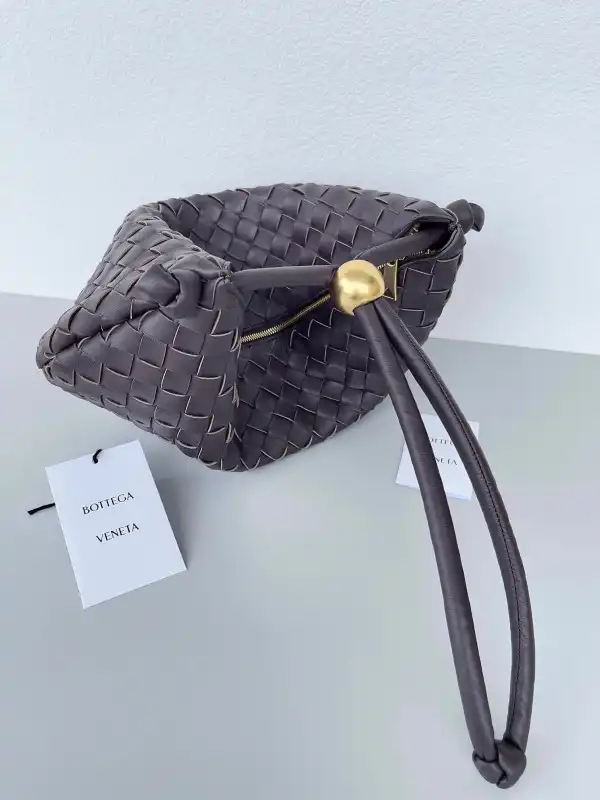 BOTTEGA VENETA Turn