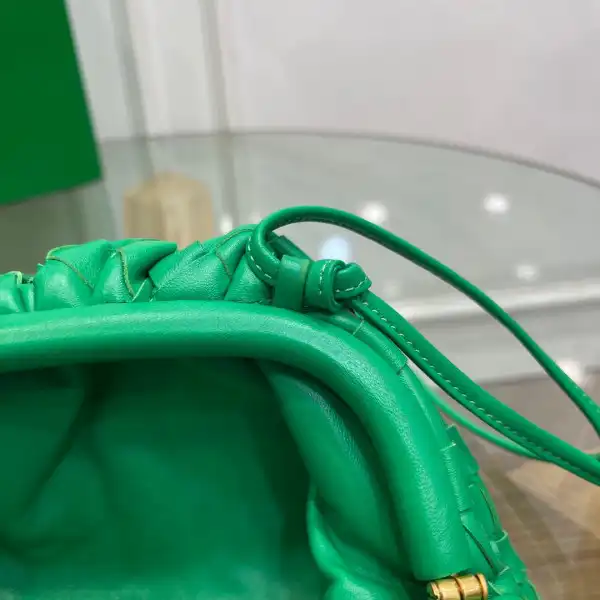 First bag ru BOTTEGA VENETA MINI POUCH