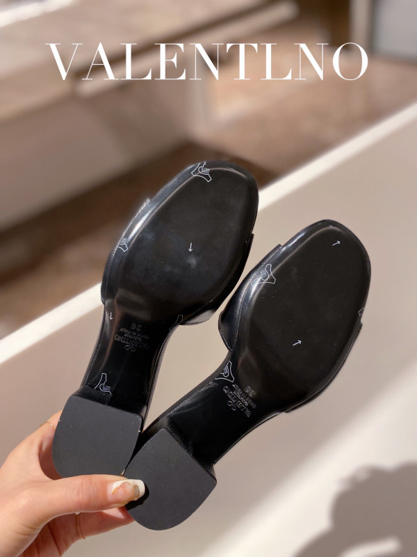 VALENTINO VLOGO SIGNATURE SLIDE SANDAL