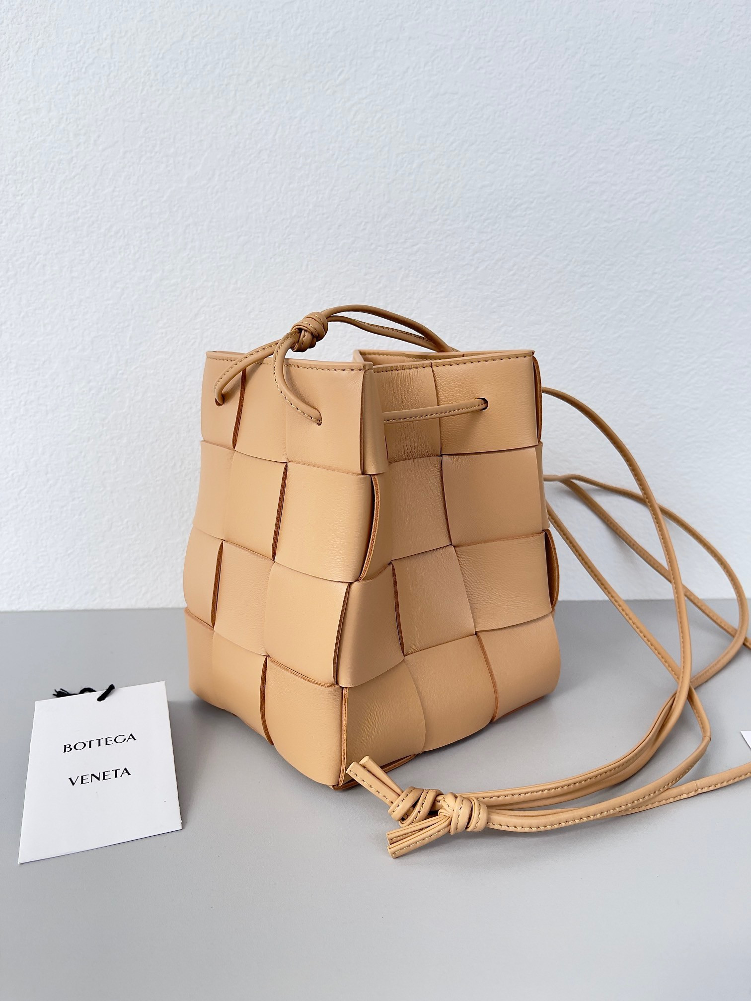 HOT SALE BOTTEGA VENETA Cassette Bucket Bag