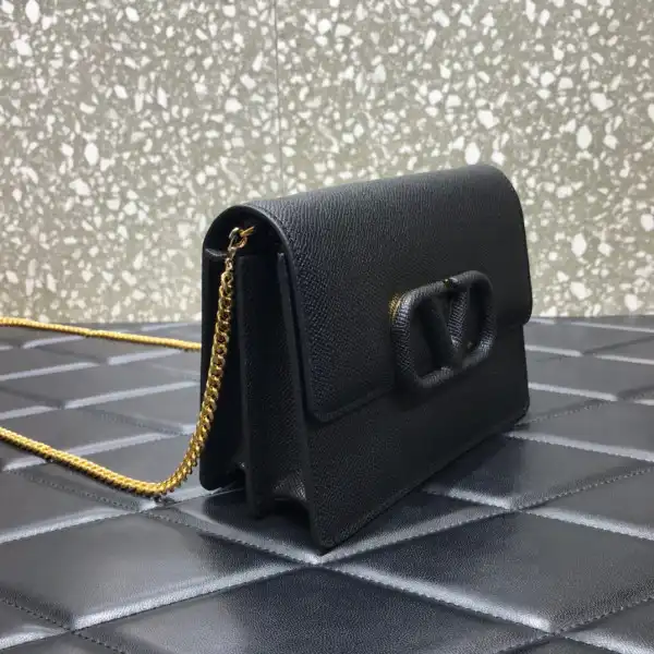 VALENTINO VSLING WALLET WITH CHAIN