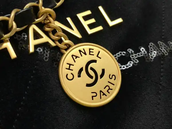 CHANEL 22 HANDBAG