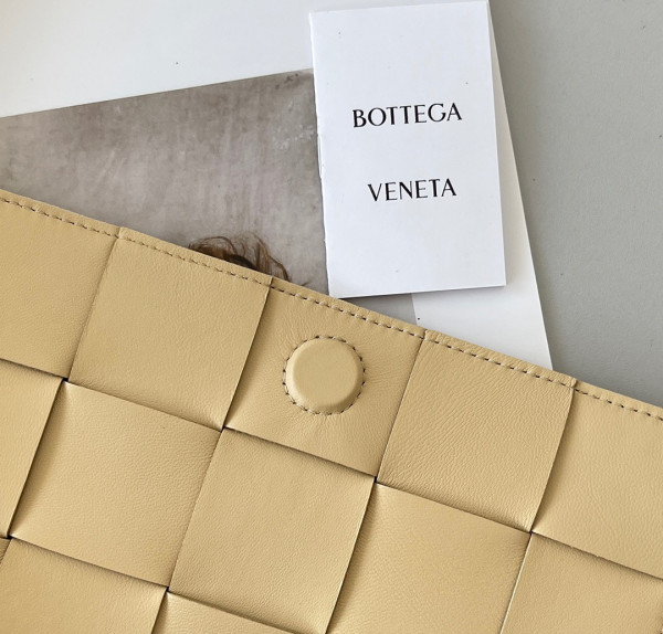 HOT SALE BOTTEGA VENETA CASSETTE