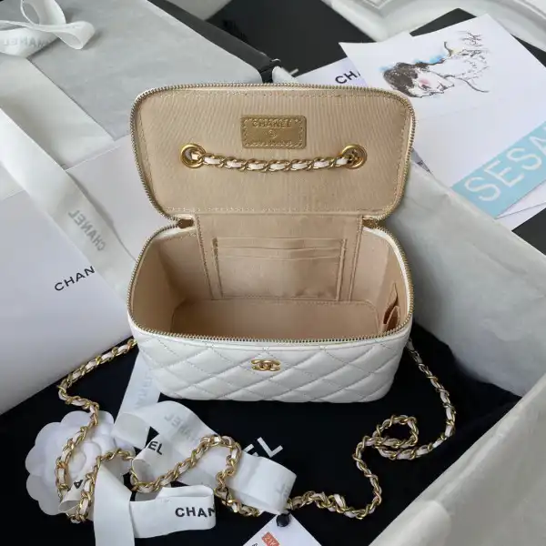 Bagsoffer yupoo CL CLUTCH WITH CHAIN