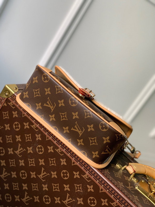 LOUIS VUITTON Nano Diane