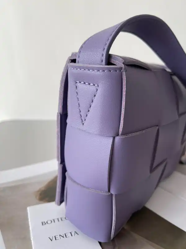 First bag ru BOTTEGA VENETA CASSETTE