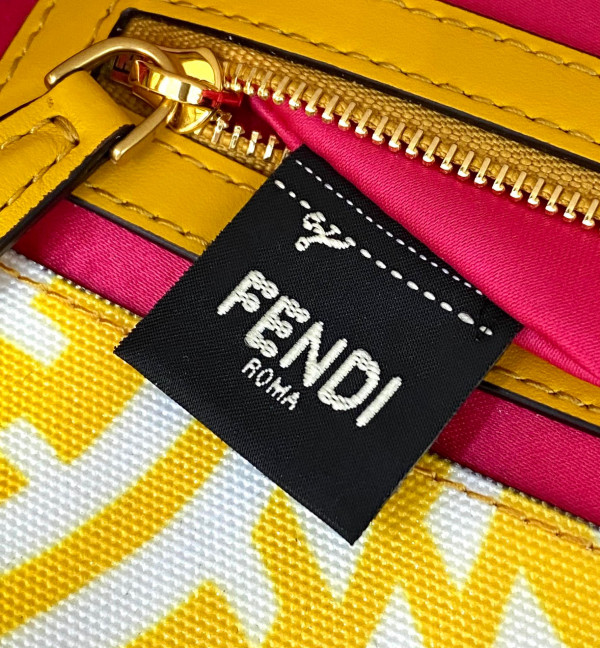 HOT SALE FENDI BAGUETTE 1997